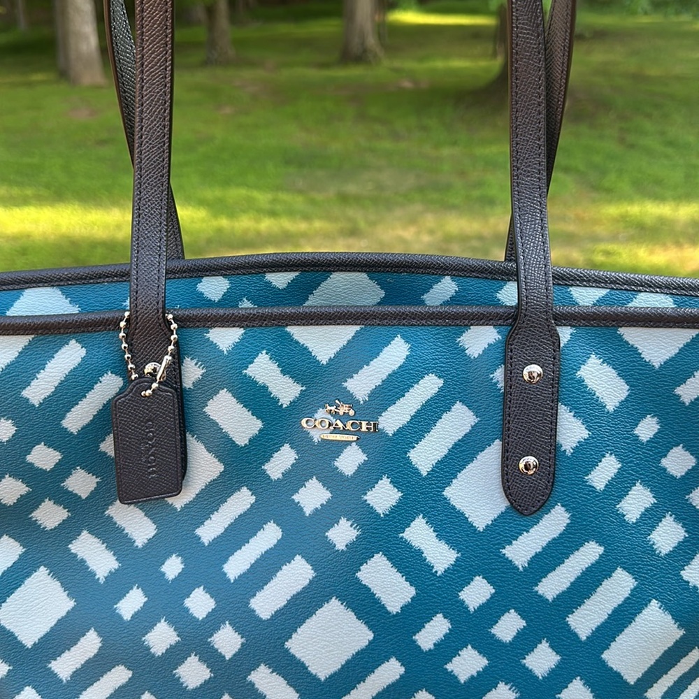 Coach CITY ZIP TOTE WITH WILD PLAID PRINT F22248 - Picture 3 of 13